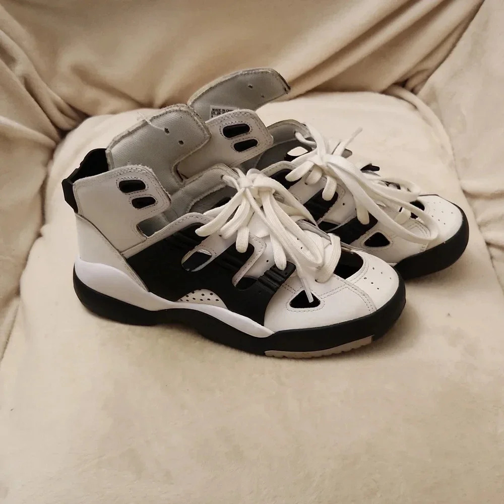 Adidas EQT Size 6 Mens Basketball shoes
